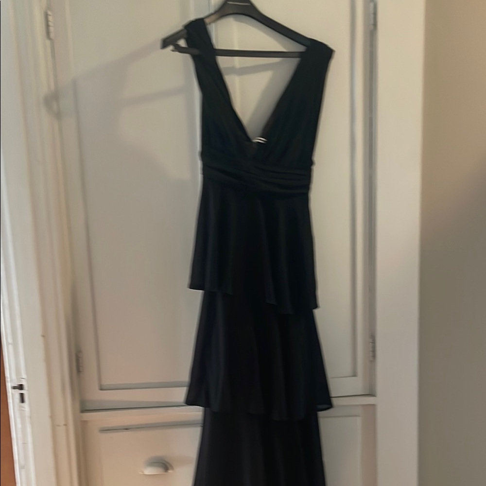 Lulu's Black Sleeveless V-Neck floor length